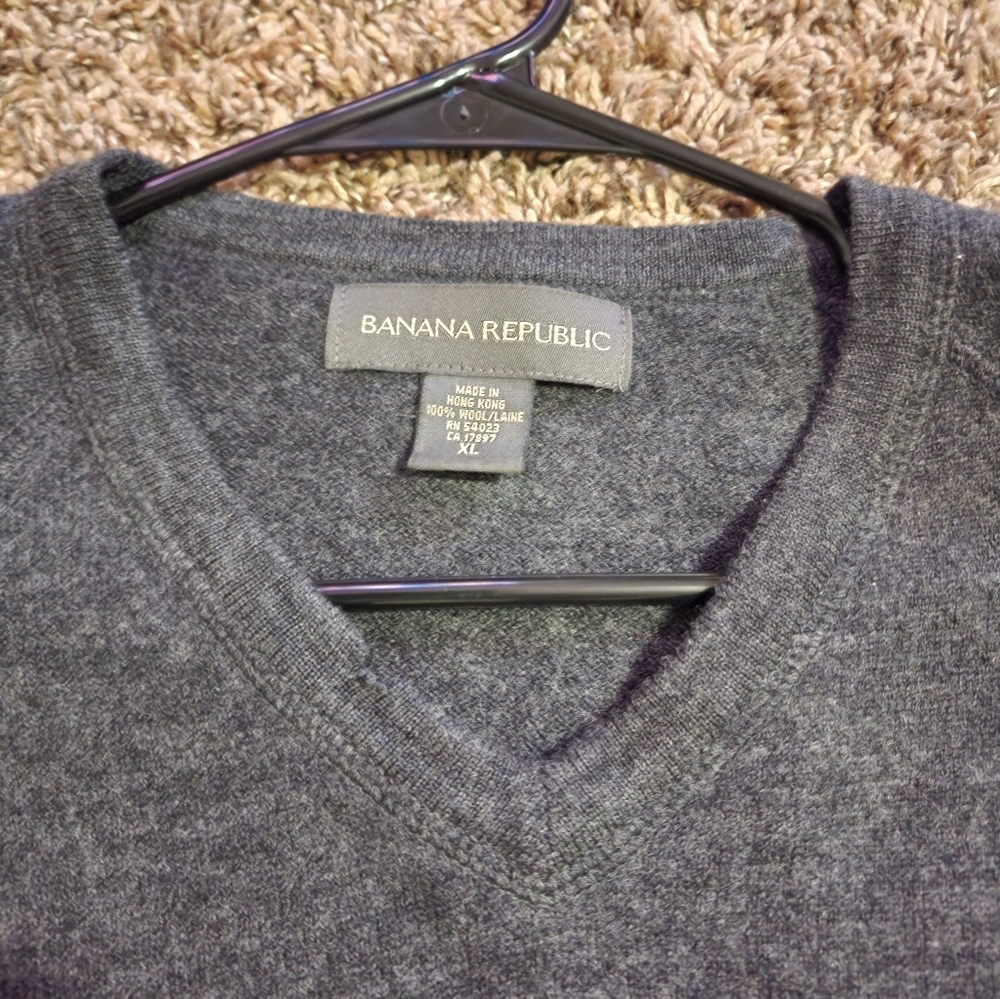 Banana Republic wool sweater - Picture 2 of 7